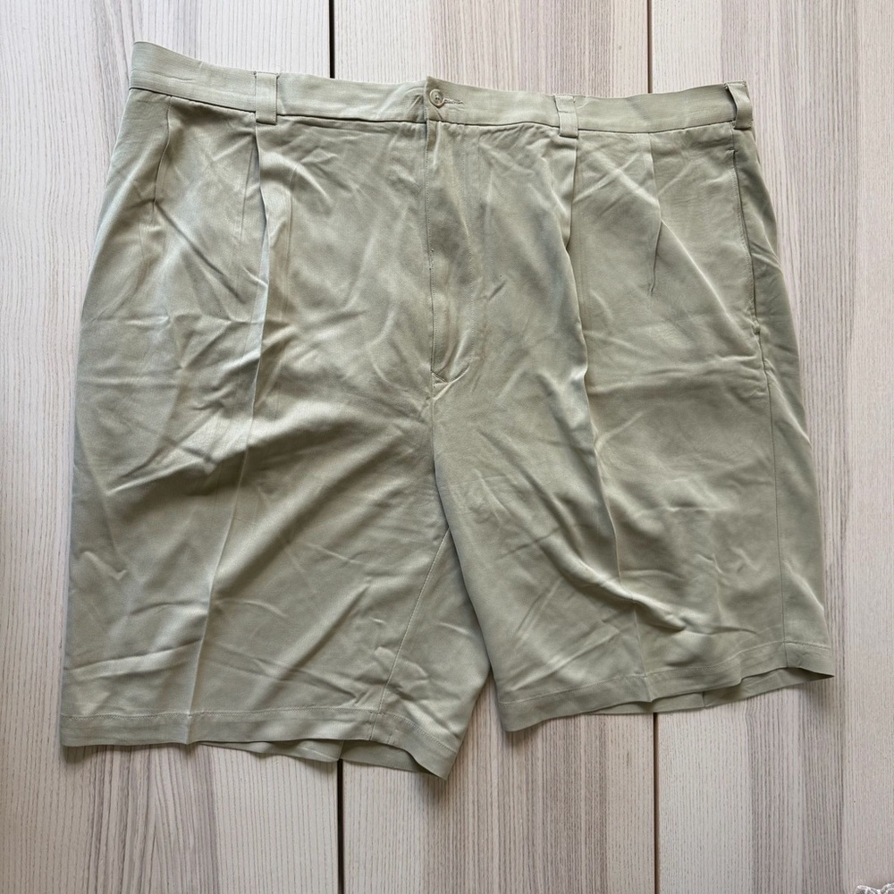 Tommy Bahama 100% linen men  khaki Light Flat Front Shorts plus size 46